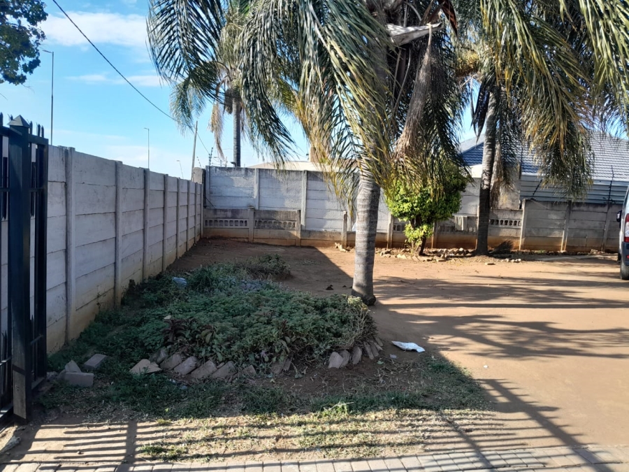 4 Bedroom Property for Sale in Oos Einde North West